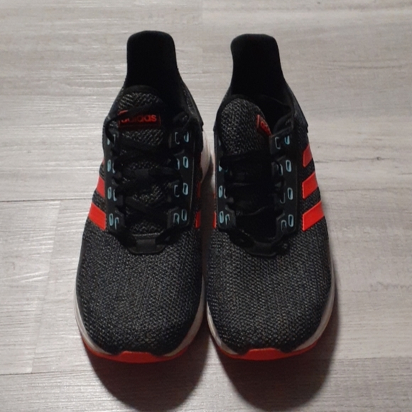 Shoes - Picture 1 of 3